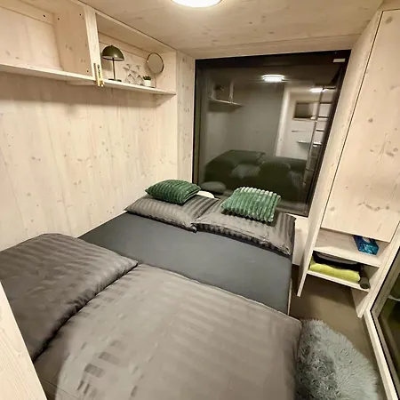 Glamping Od Amy シャレー Ohrazenice (Pribram)